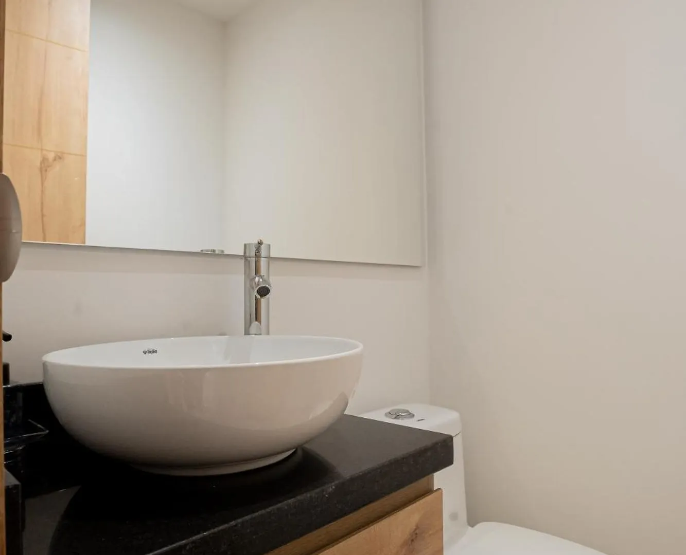 Elegant Apt In Laureles The Best Area In Medellin
